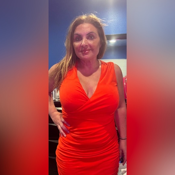 Boden Bold Orange ruched midi dress - Picture 2 of 7